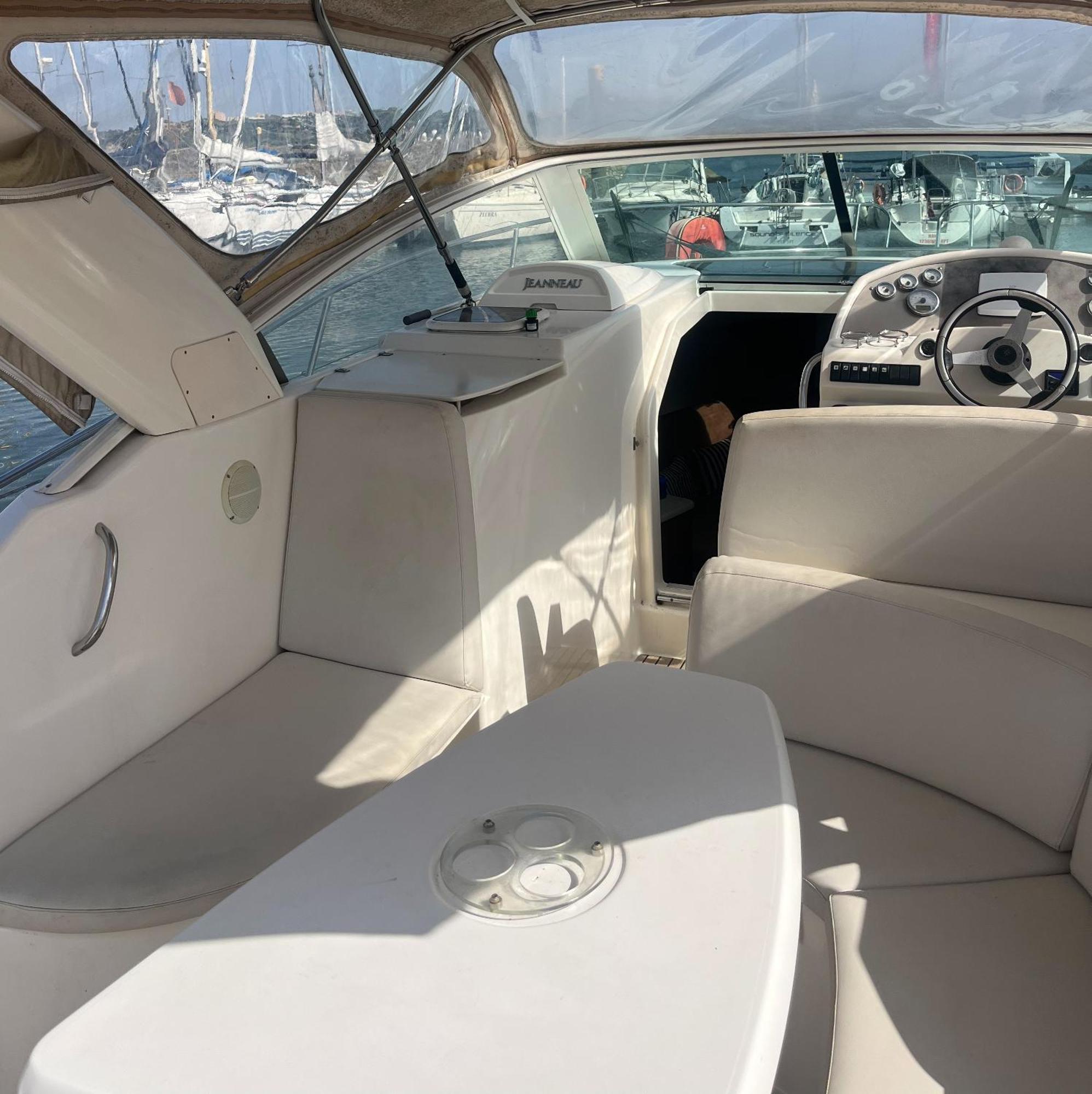 Botel Sea Bloom Ii - Night In A Fancy Speedboat *